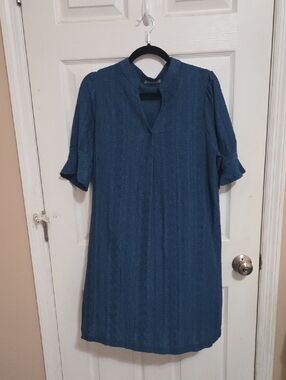 Textured Blue Midi Dress with V-Notch Neck